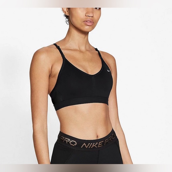 Bundle of 2 Nike V-Neck Low Sports Bee Womens Size Medium - Picture 6 of 7